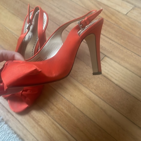 Platinum BP orange heels. Peep toe slide on back. Size 7 - Picture 3 of 9